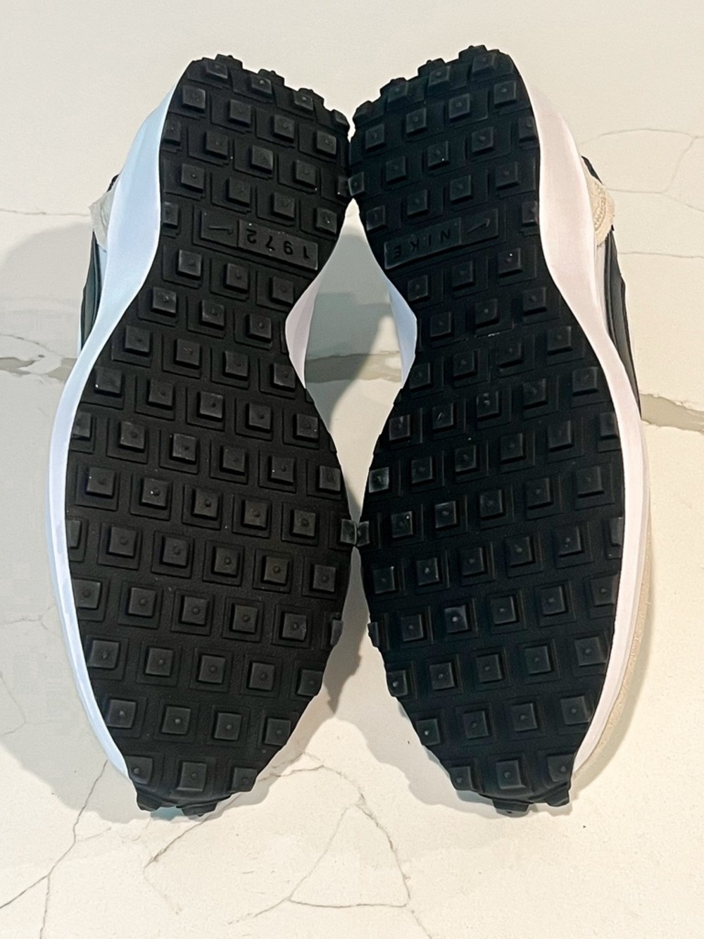 Nike Waffle Debut Running Athletic Sneaker Sand Drift Black Womens 7 DH9523-102 - Picture 15 of 15